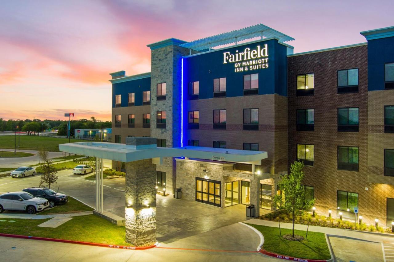 Fairfield Inn & Suites By Marriott Corinth South Denton Area Екстериор снимка